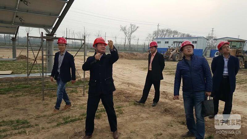陸總裁對(duì)項(xiàng)目工作組進(jìn)行現(xiàn)場指導(dǎo)
